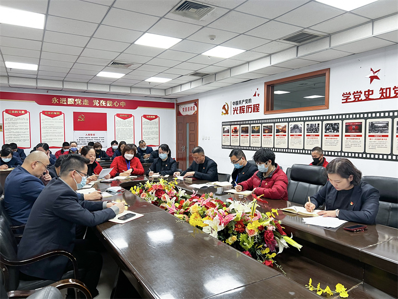 照鏡正衣冠 沉淀再啟程 ——商場(chǎng)開展2021年度黨員組織生活會(huì)和民主評(píng)議活動(dòng)