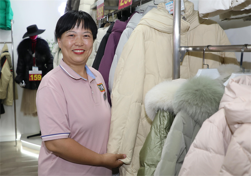 把最美的笑容留在商場 優(yōu)質(zhì)服務(wù)榜樣——劉雪艷